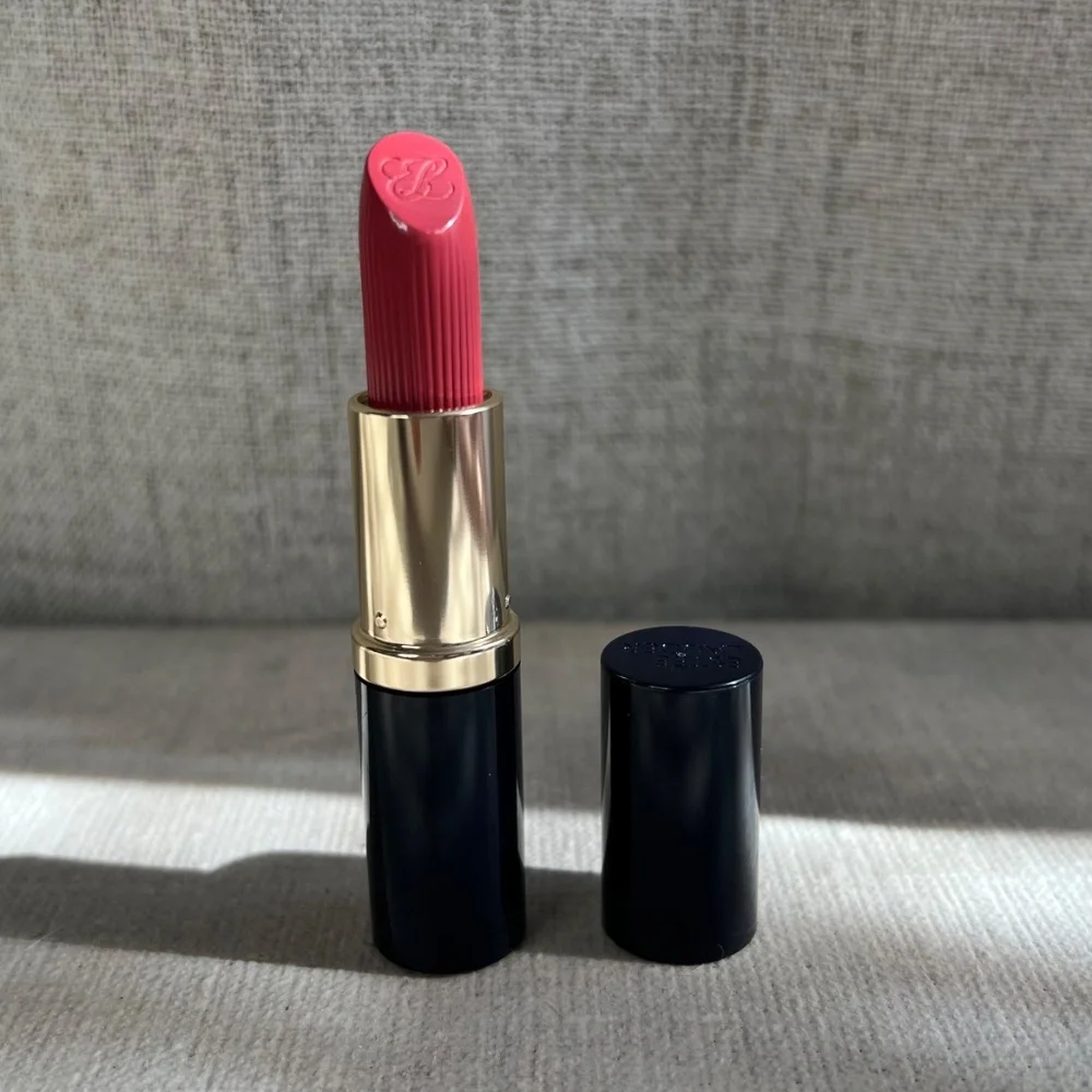 ❤️ Estée Lauder Pure Color Cream Lipstick in Rebellious Rose